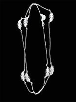 Silver effect feather long necklace.NF1