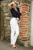 Robell Marie slim fit stretch white trousers.51412 ALSO AVAILABLE IN NAVY 