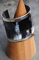 Exciting horn and silver rimmed bracelet. akrk10
