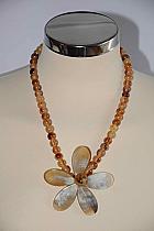 Honey horn single flower necklace. fc1501