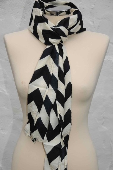 Masai black/cream zag scarf.239A