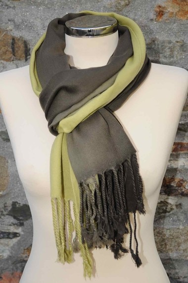 Olive/lichen scarf.