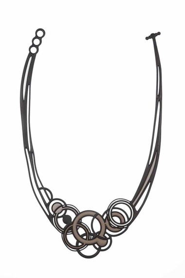 Batucada Saturne taupe necklace.122