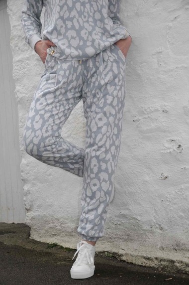A Post Card from Brighton sage kiss vanilla ice patterned chilling pants.138G
