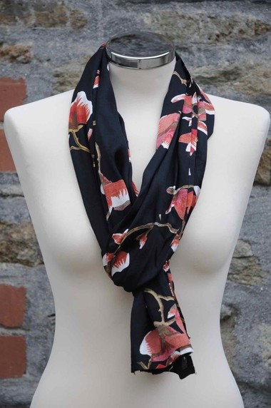 Masai floral/black scarf.9999F