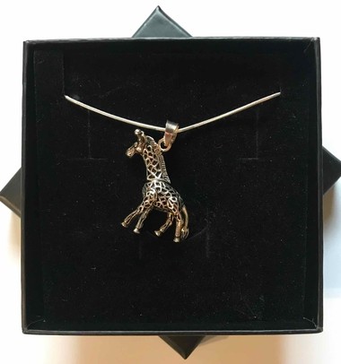 Stirling silver giraffe necklace.R69