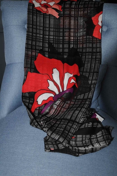 Barbara Lebek red flower shawl.5534