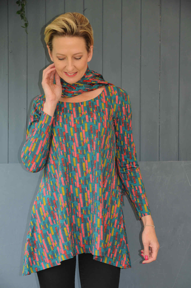 Nomads peacock back buttoned tunic.5074