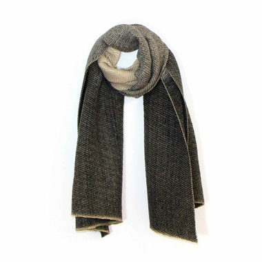Two tone black/cream warm crinkle pleat scarf.0206 